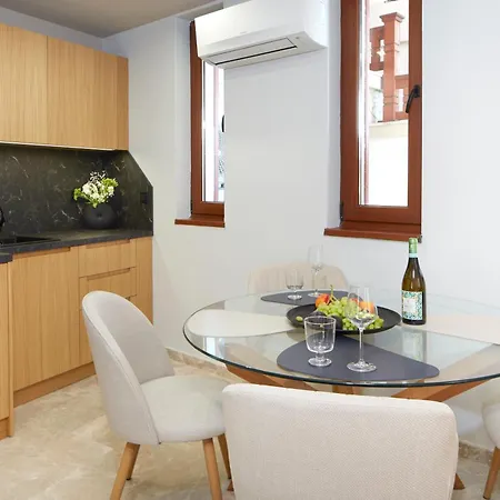 семеен ноа Otel *