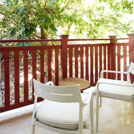 семеен ноа Otel *