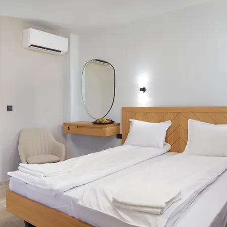 семеен ноа Otel *