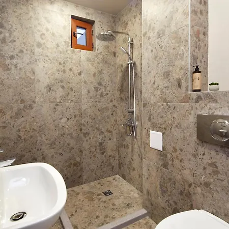 семеен ноа Otel Misivri