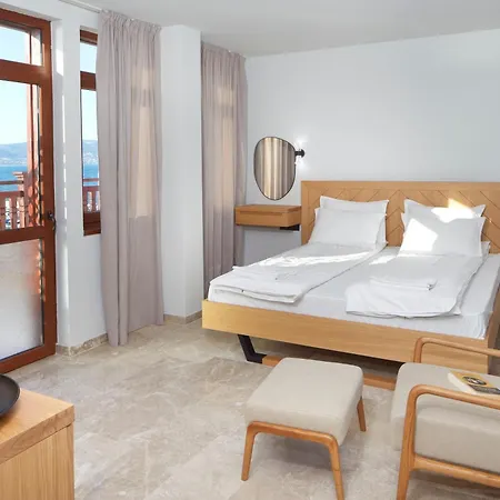 семеен ноа Hotel *