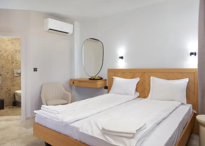 семеен ноа Хотел *