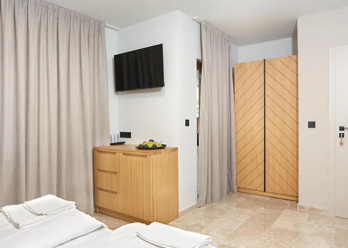 Хотел семеен ноа Несебър